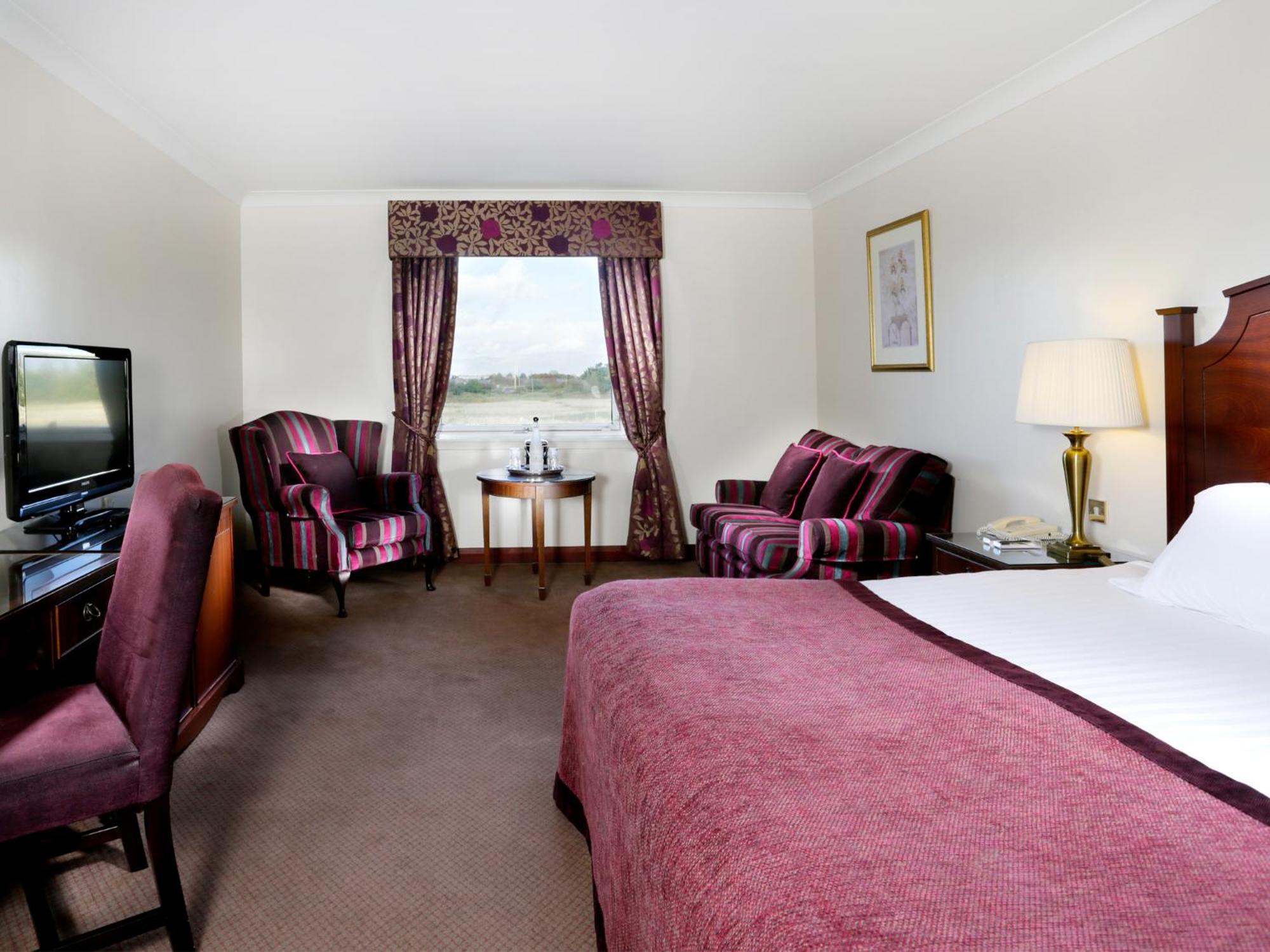 Standard King Room,296384760:JPEG